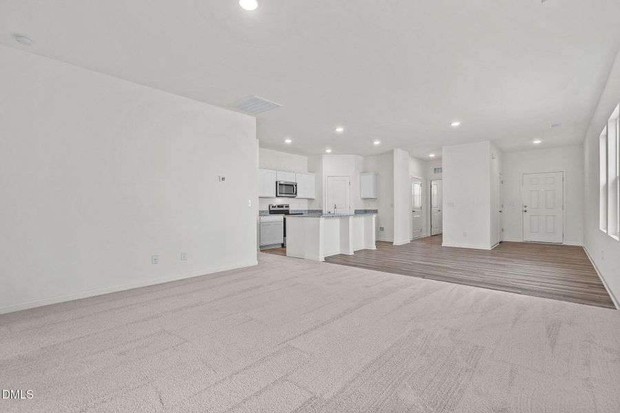 22-web-or-mls-_NFP7594 22-web-or-mls-_NFP7594