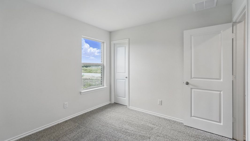 Spacious, unfurnished interior of a new home in Waverly Estates, Josephine (Image 15).