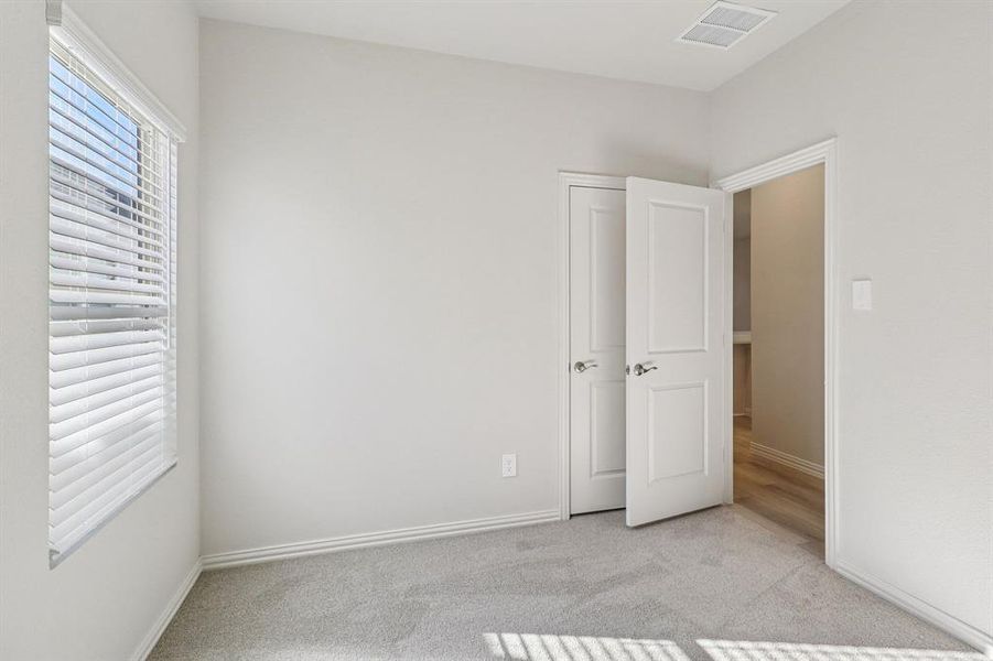 Photo is not of the actual home, but is an inspirational photo of builder’s model home and may depict options, furnishings, and/or decorator features that are not included. Photo is not of the actual home, but is an inspirational photo of builder’s model home and may depict options, furnishings, and/or decorator features that are not included.