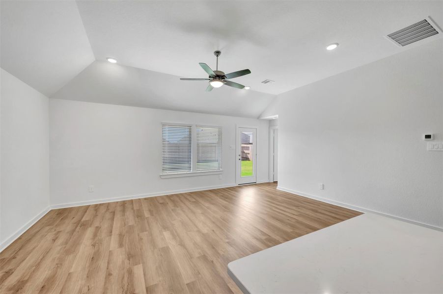 Spacious, unfurnished interior of a new home in Sorella, Tomball (Image 28).