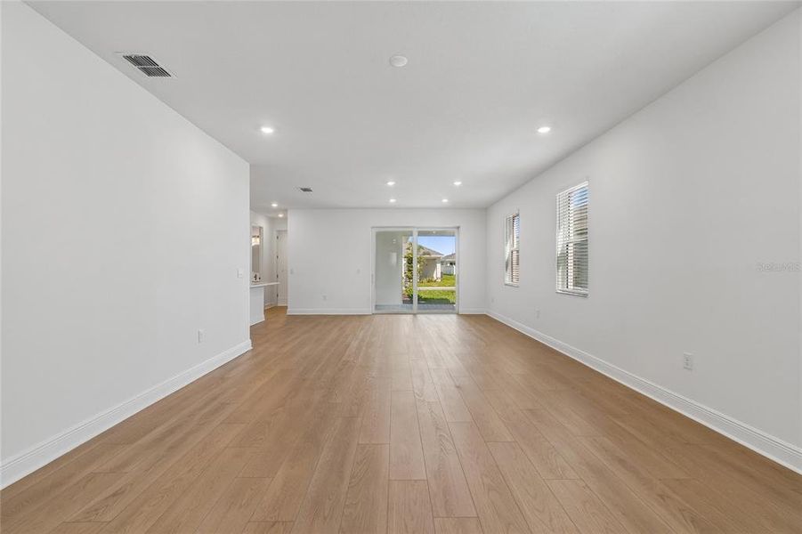 Spacious, unfurnished interior of a new home in SeaFlower, Bradenton (Image 20).