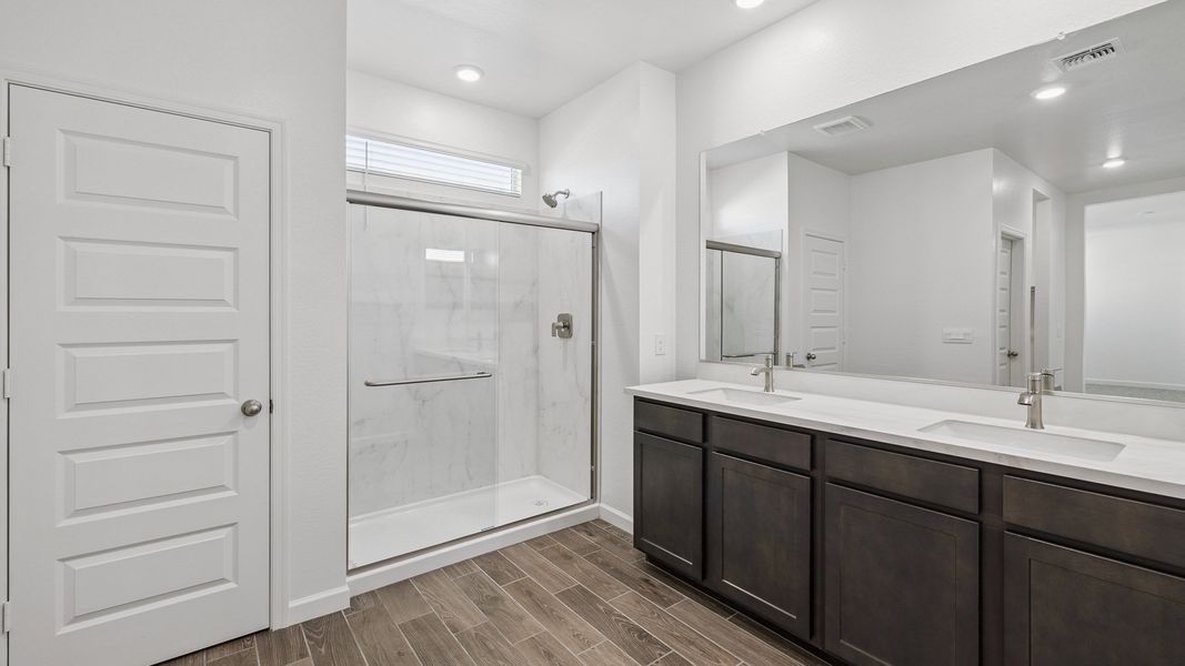Furnished interior view inside a new home in Apache Farms, Buckeye (Image 10).