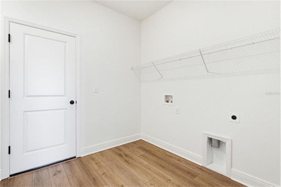 Spacious, unfurnished interior of a new home in , Parrish (Image 24).