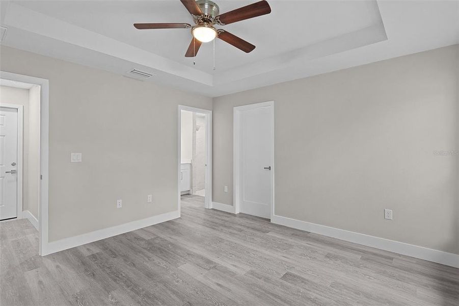 Spacious, unfurnished interior of a new home in , Ocklawaha (Image 11).