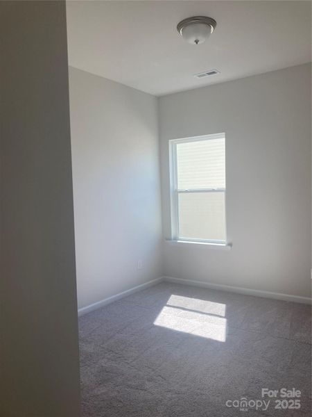 Spacious, unfurnished interior of a new home in Catawba Trace, Catawba (Image 10).