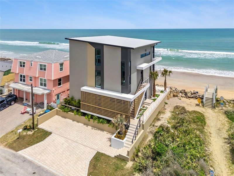 Image 90 of a home in .