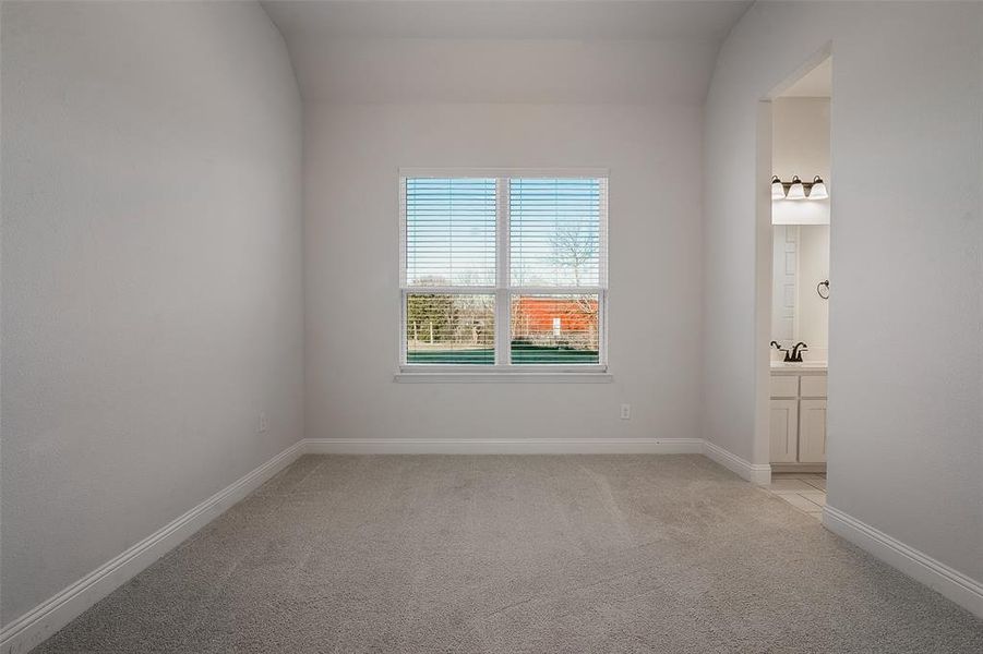 Spacious, unfurnished interior of a new home in , Van Alstyne (Image 22).