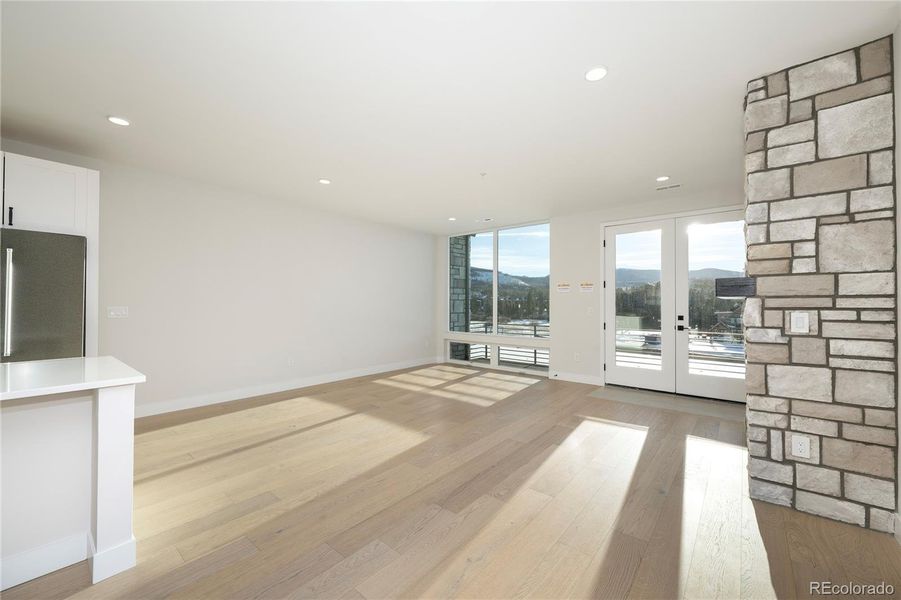 Spacious, unfurnished interior of a new home in , Winter Park (Image 19).