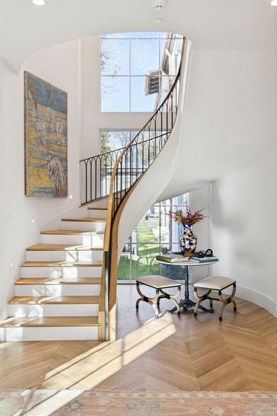 Furnished interior view inside a new home in Highland Park, Dallas (Image 8).