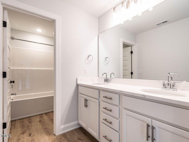 028-1280x960-bathroom