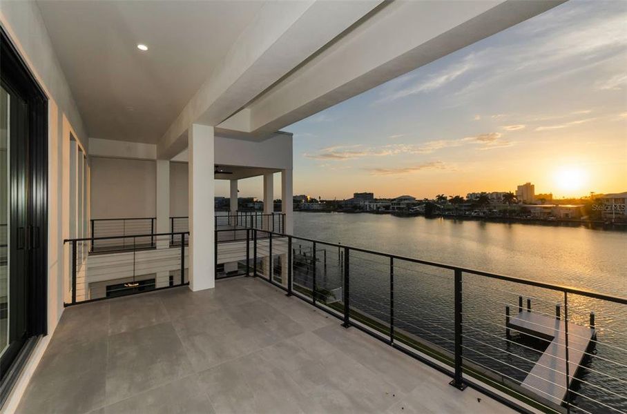 Exterior details and patio area of a home in , Treasure Island (Image 44).