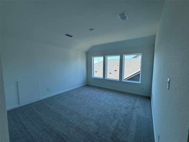 Spacious, unfurnished interior of a new home in Austin Point, Richmond (Image 10).