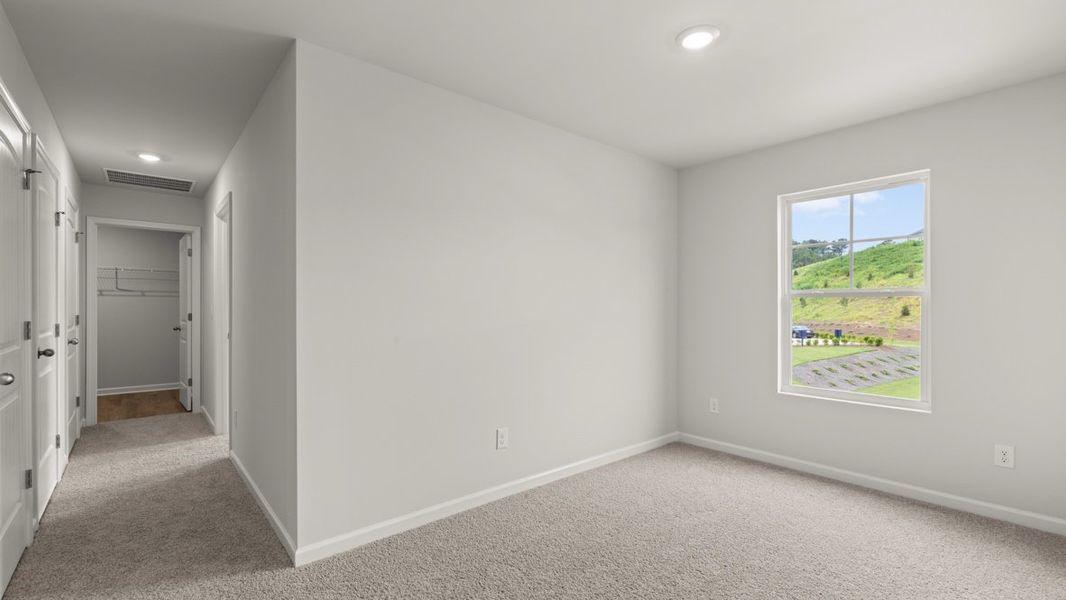Representative unfurnished interior of a home built from the Green by D.R. Horton in Aurora Creek, Dallas (Image 21).
