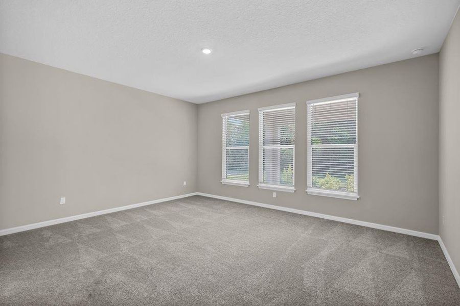 621 SE Ranch Oak Circle ~ Ready Now