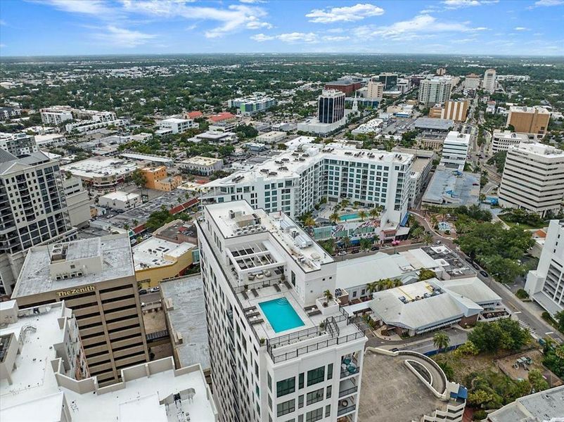 Condo located in Sarasota, FL showcasing its design and architecture (Image 33). Condo located in Sarasota, FL showcasing its design and architecture (Image 33).