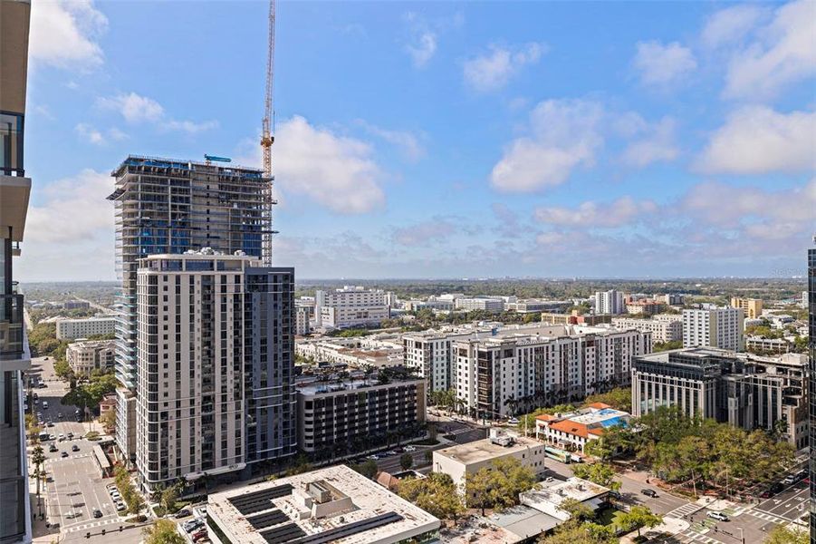 Condo located in St. Petersburg, FL showcasing its design and architecture (Image 52).