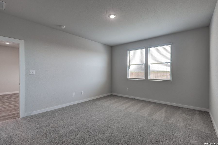 Spacious, unfurnished interior of a new home in Hacienda, San Antonio (Image 17). Spacious, unfurnished interior of a new home in Hacienda, San Antonio (Image 17).