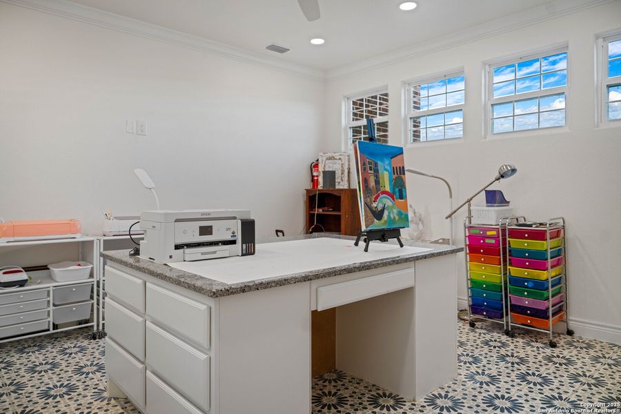 Furnished interior view inside a new home in , Kenedy (Image 9).