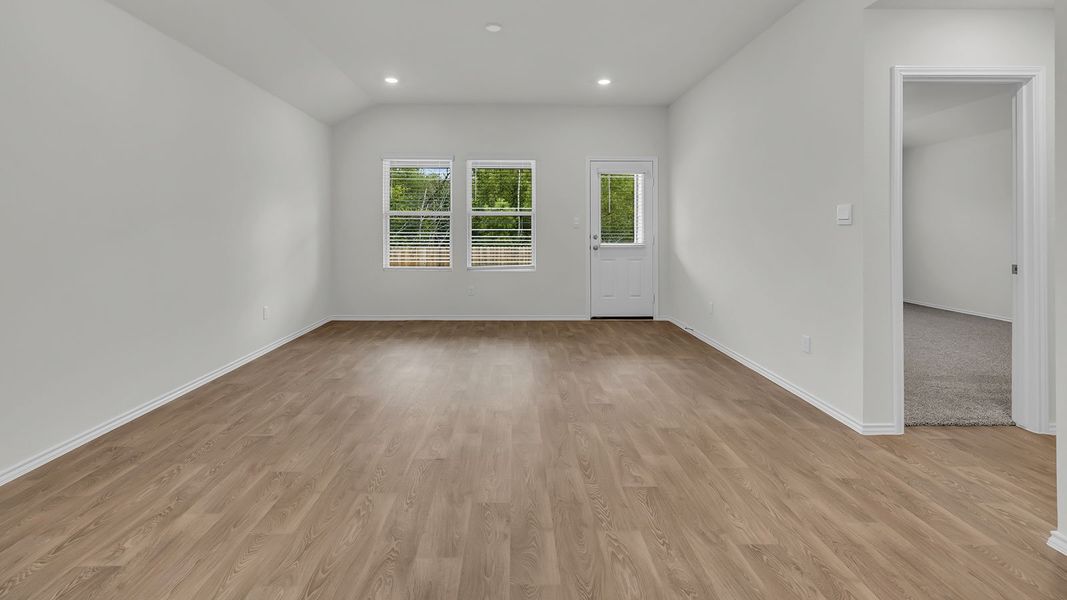 Spacious, unfurnished interior of a new home in Bollinger, Maxwell (Image 21).