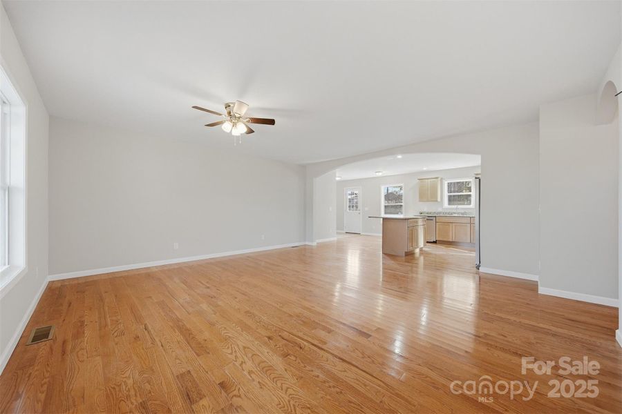 Spacious, unfurnished interior of a new home in , Granite Falls (Image 34).