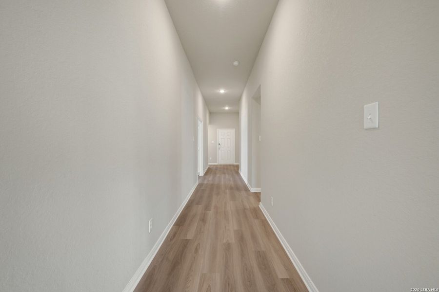 Spacious, unfurnished interior of a new home in Greenspoint Heights, Seguin (Image 32).