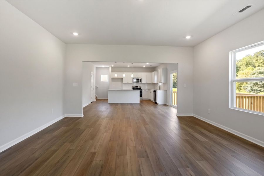 Spacious, unfurnished interior of a new home in Cambridge Reserve, Angier (Image 17).