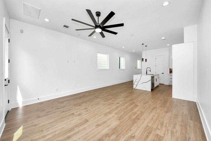 Spacious, unfurnished interior of a new home in , Houston (Image 13).