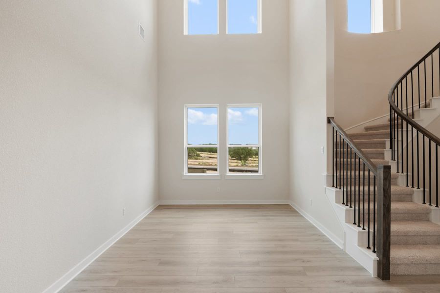 Spacious, unfurnished interior of a new home in Wolf Ranch, Georgetown (Image 29).