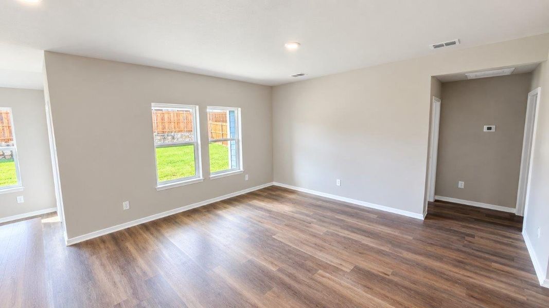 Spacious, unfurnished interior of a new home in Dry Creek, Bridgeport (Image 21).