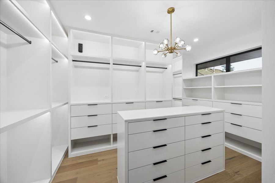 Furnished interior view inside a new home in , Bellaire (Image 10).