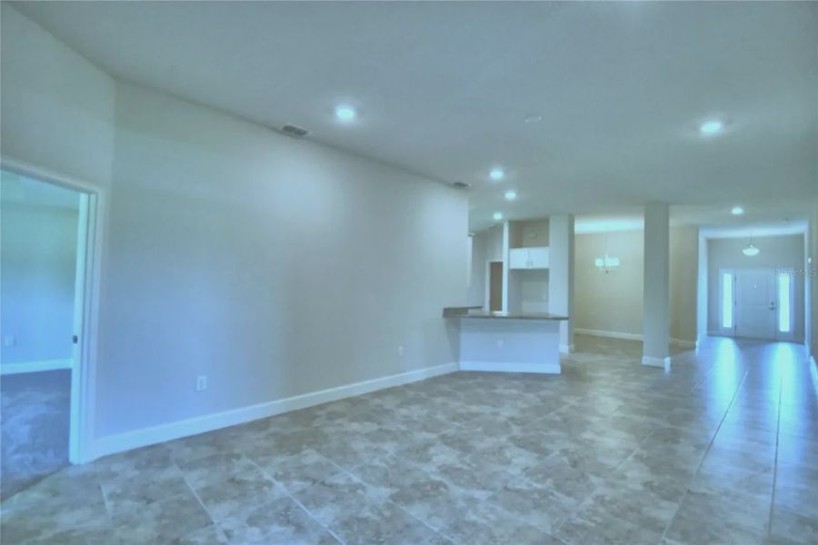 Spacious, unfurnished interior of a new home in Cadence Crossing, Auburndale (Image 21).
