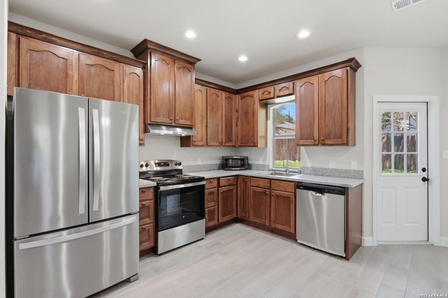 Furnished interior view inside a new home in , Canyon Lake (Image 9).