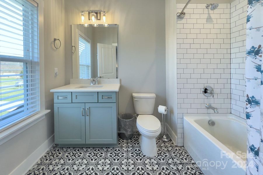 Private bath in Bedroom 3 upstairs