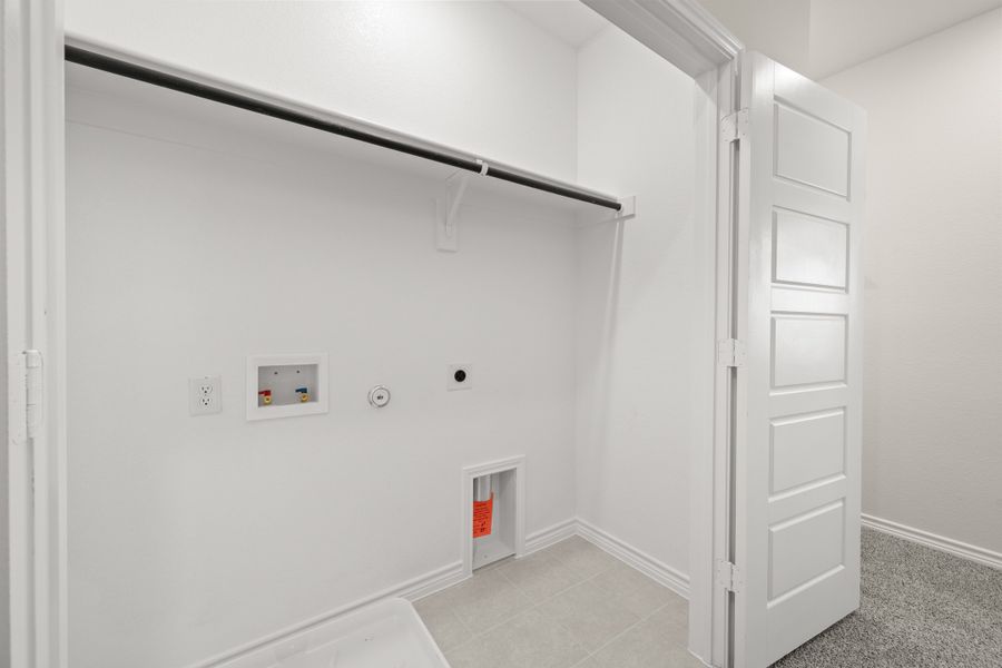 Spacious, unfurnished interior of a new home in Eagle Cove, Denton (Image 23).