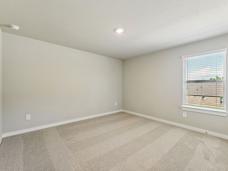 Spacious, unfurnished interior of a new home in Stewart's Ranch, Conroe (Image 16).