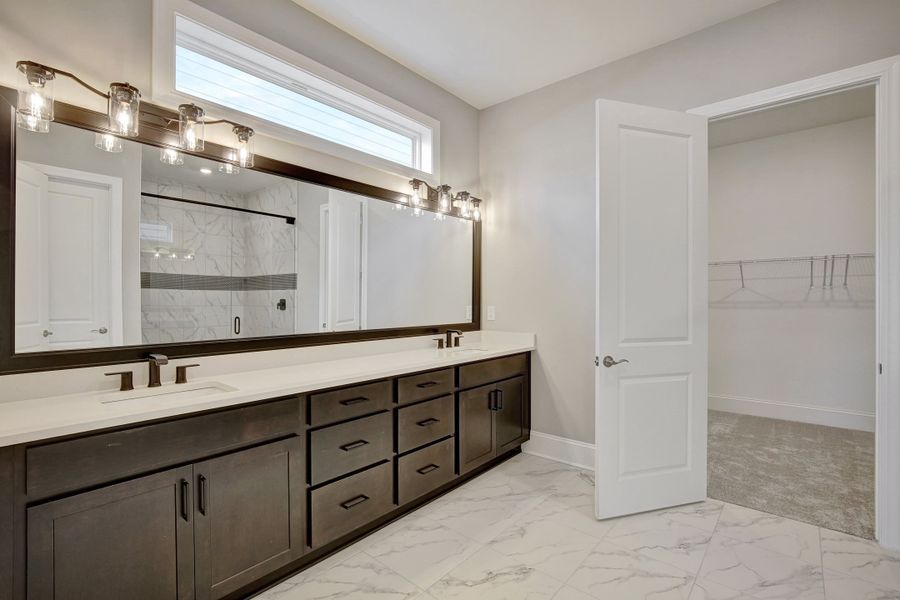 Owner's Suite Bath Owner's Suite Bath