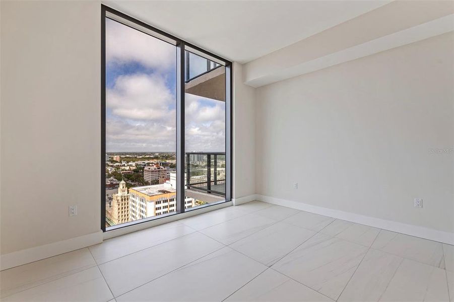 Spacious, unfurnished interior of a new home in , St. Petersburg (Image 21).