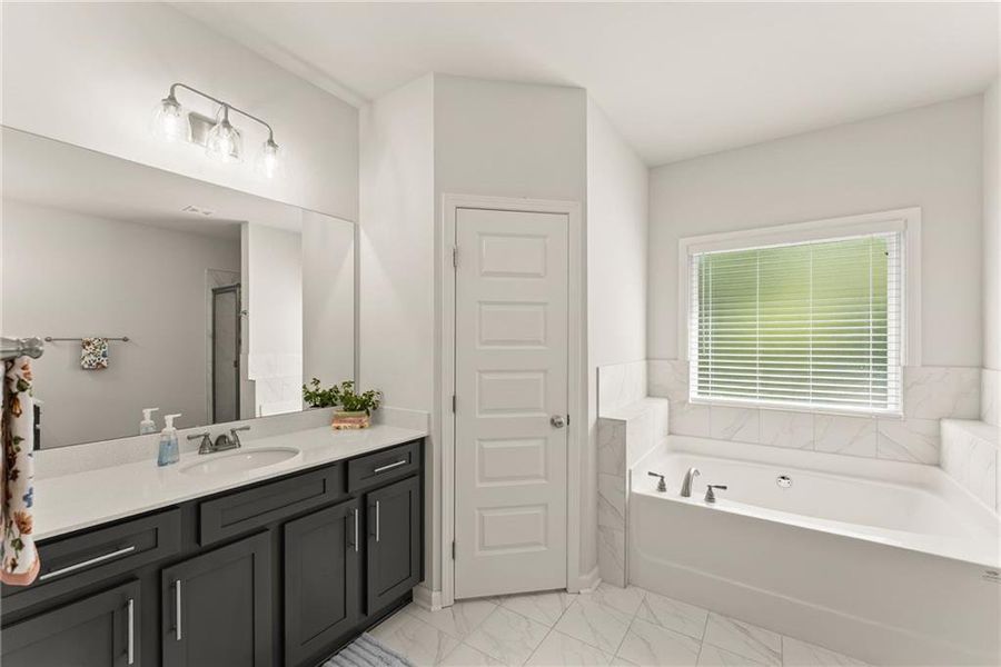 Furnished interior view inside a new home in , Dawsonville (Image 52).
