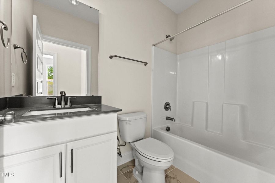 015_Winslow_Optional Guest Bath 015_Winslow_Optional Guest Bath
