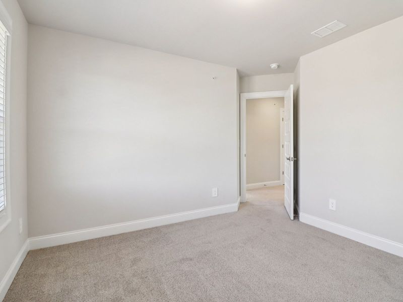Spacious, unfurnished interior of a new home in Martin Springs - Highland Series, Lawrenceville (Image 15).