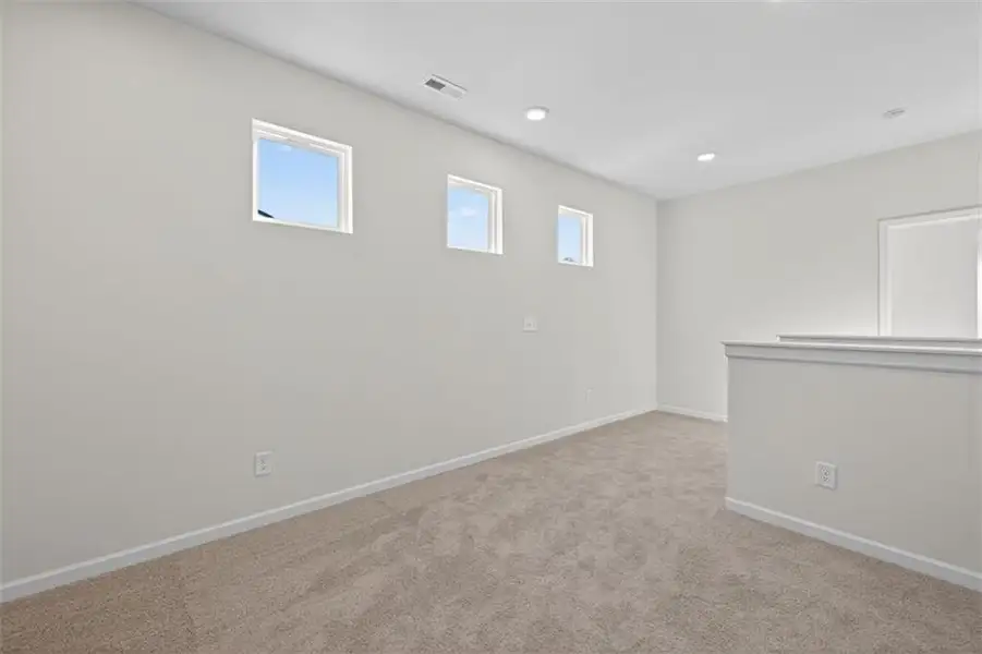 Spacious, unfurnished interior of a new home in Franklin Manor, Lawrenceville (Image 94).