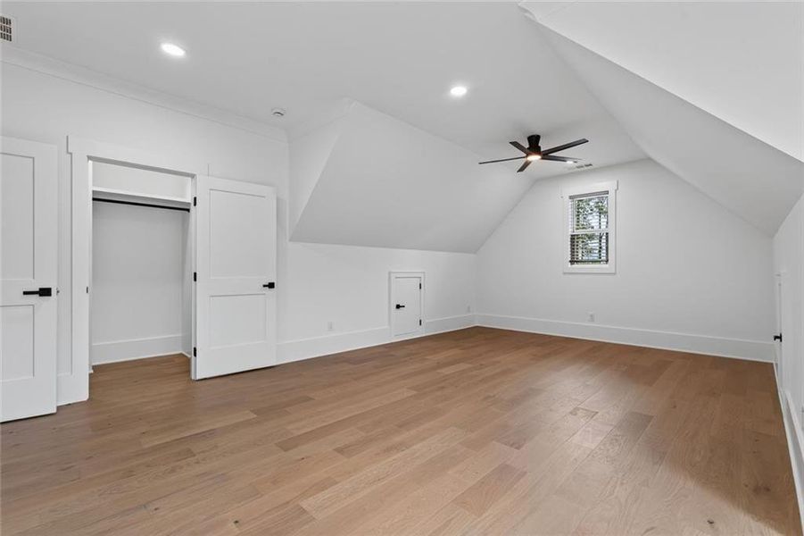 Spacious, unfurnished interior of a new home in , Bethlehem (Image 25).