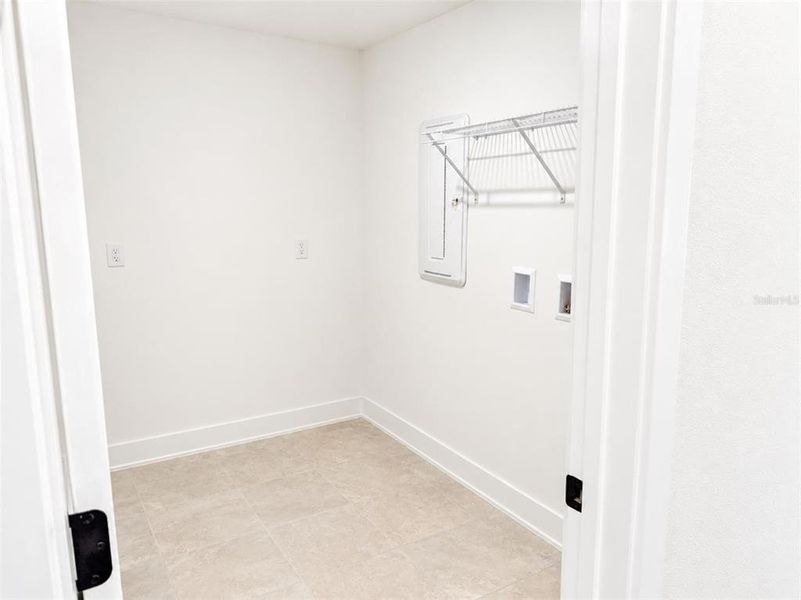 Spacious, unfurnished interior of a new home in Arbor Park, Leesburg (Image 6). Spacious, unfurnished interior of a new home in Arbor Park, Leesburg (Image 6).