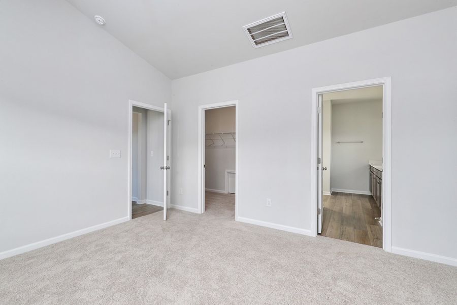 Spacious, unfurnished interior of a new home in Hainer Place, Conway (Image 33).