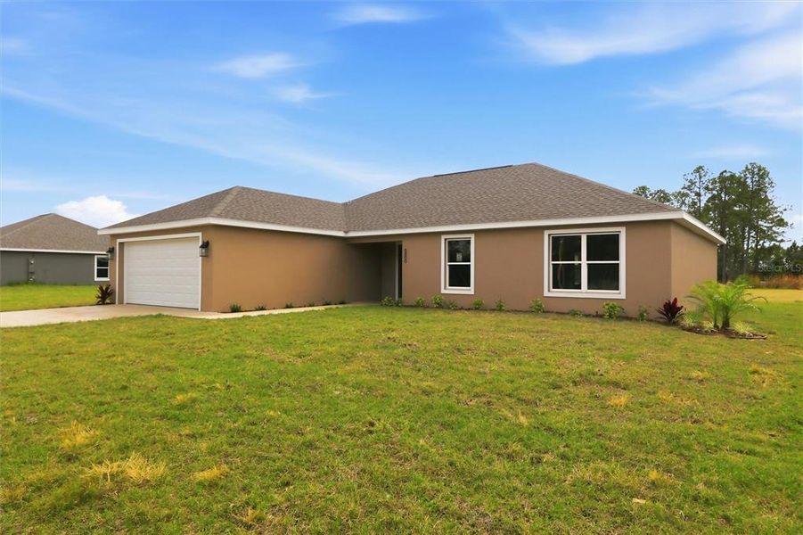 Exterior details and patio area of a home in , Sebring (Image 25).