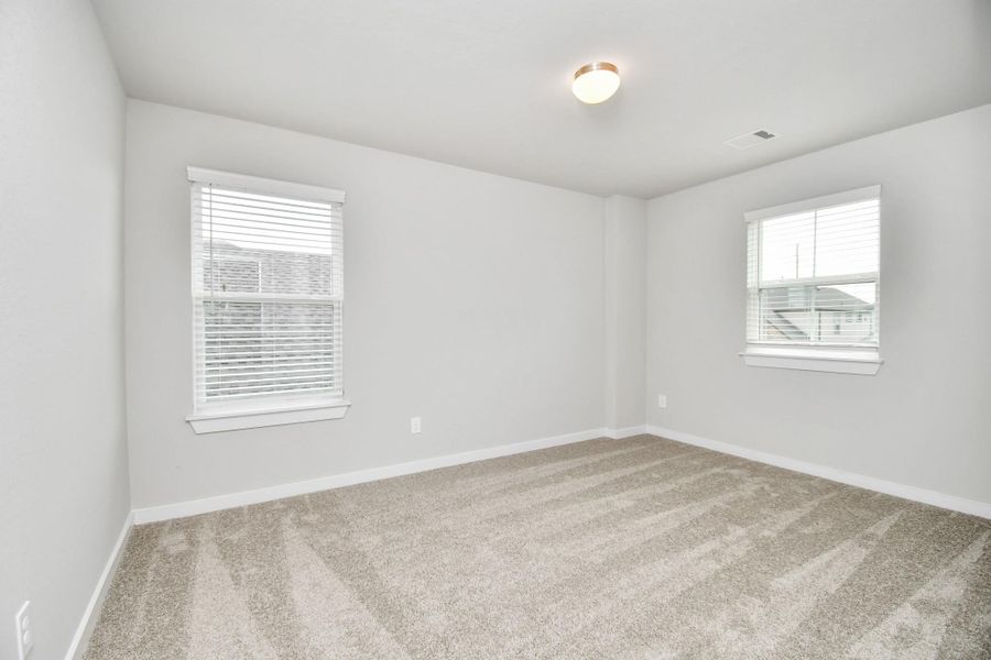 Spacious, unfurnished interior of a new home in Telge Ranch, Cypress (Image 27).