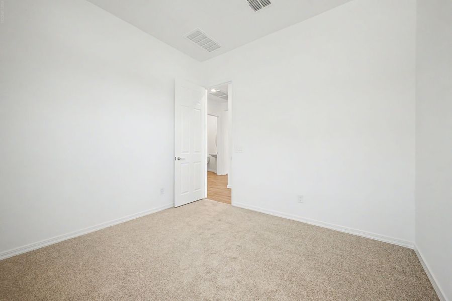 Spacious, unfurnished interior of a new home in Las Ventanas - RV Collection, Goodyear (Image 12).