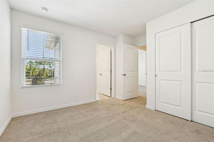 Spacious, unfurnished interior of a new home in Bradford Park, Ormond Beach (Image 24).