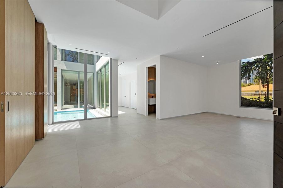 Spacious, unfurnished interior of a new home in , Miami (Image 18).