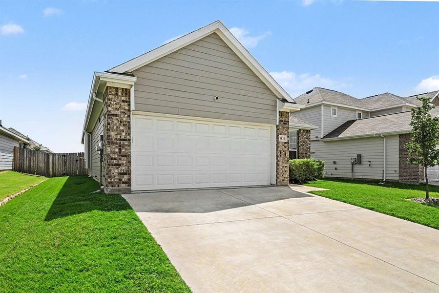 Front exterior of a new home in , Fort Worth, TX, highlighting curb appeal (Image 16).